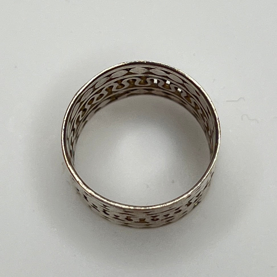 Vintage wide silver band ring with oxidized cutout detailing, size 6.5