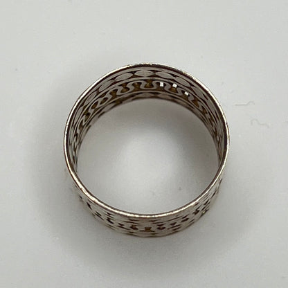 Vintage wide silver band ring with oxidized cutout detailing, size 6.5