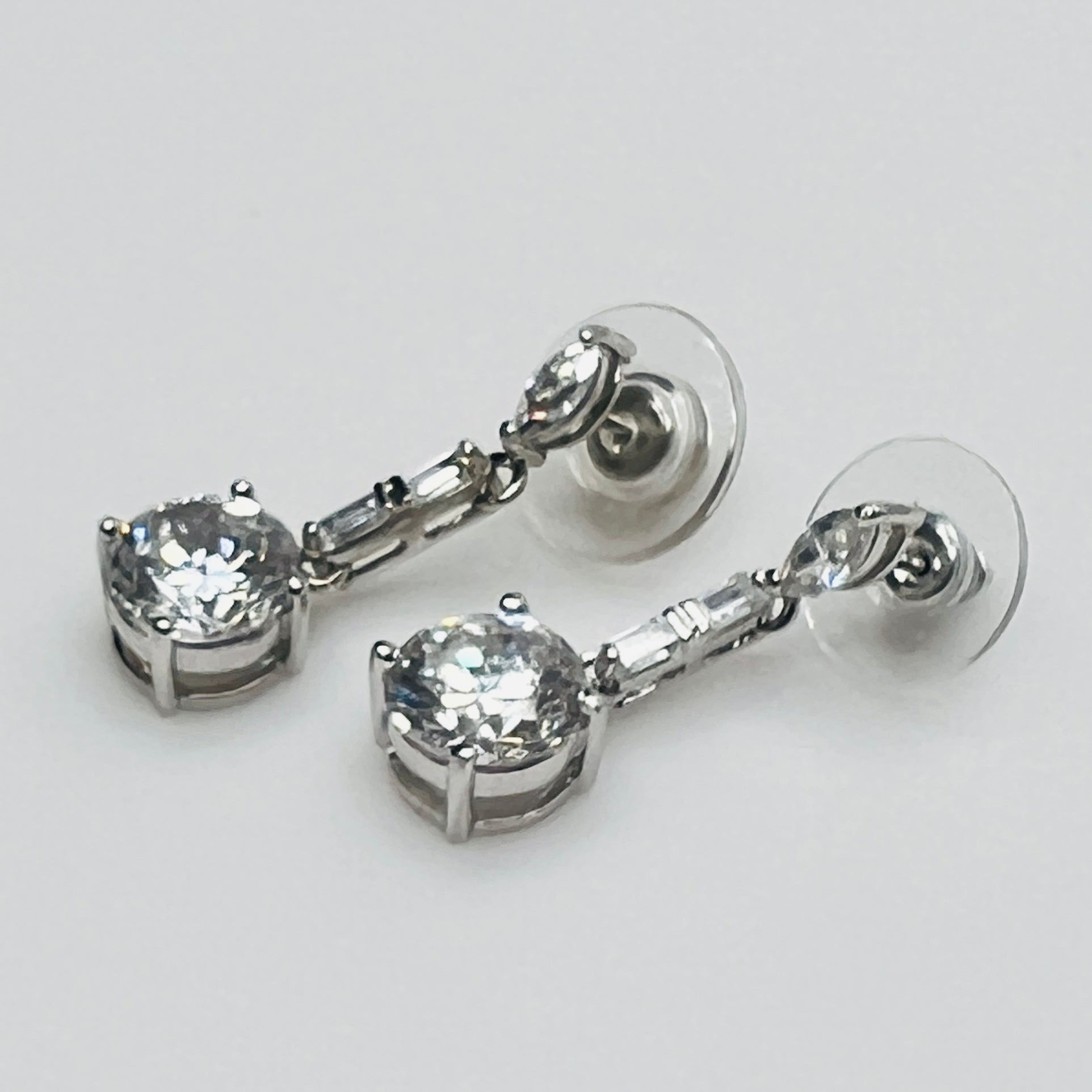 Vintage crystal drop earrings with Hollywood glam sparkle, 1 1/8 inches long