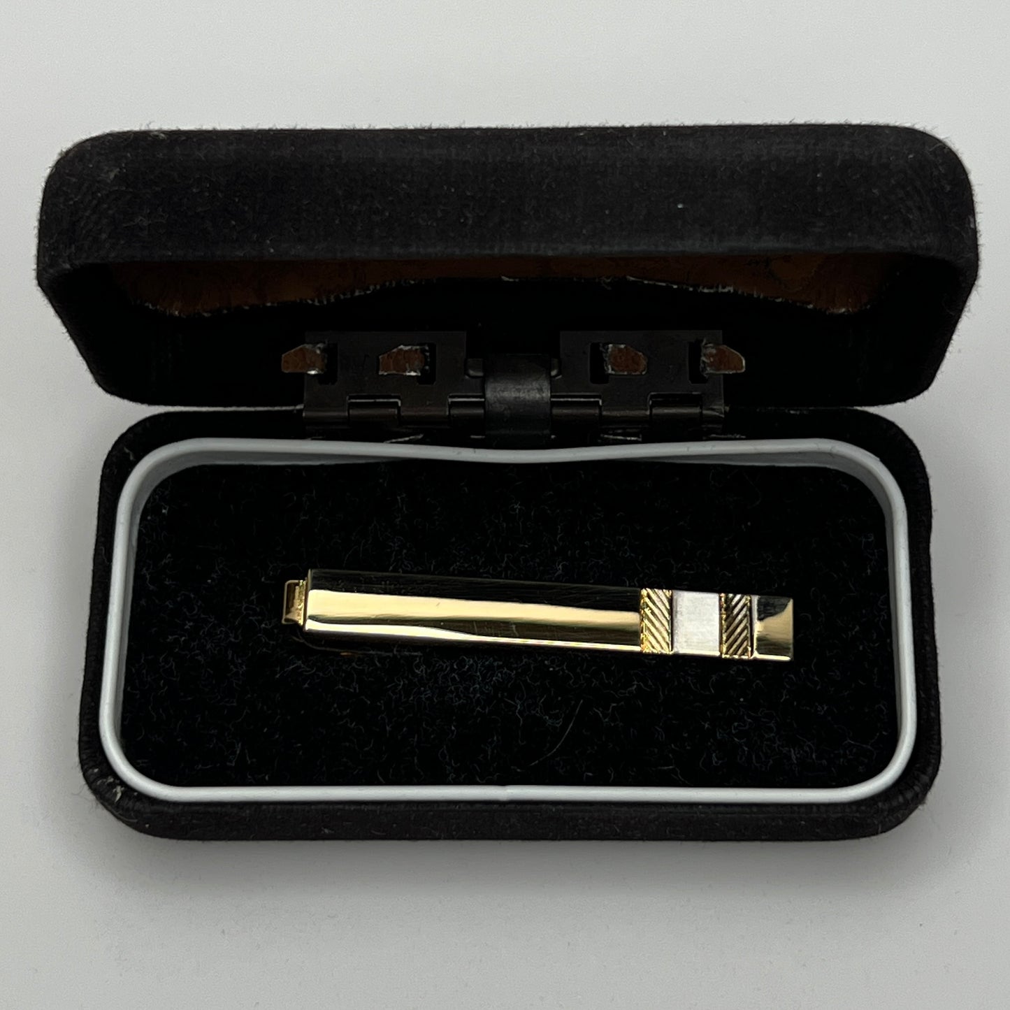 Vintage tie bar in original black velvet box (liner missing from lid)