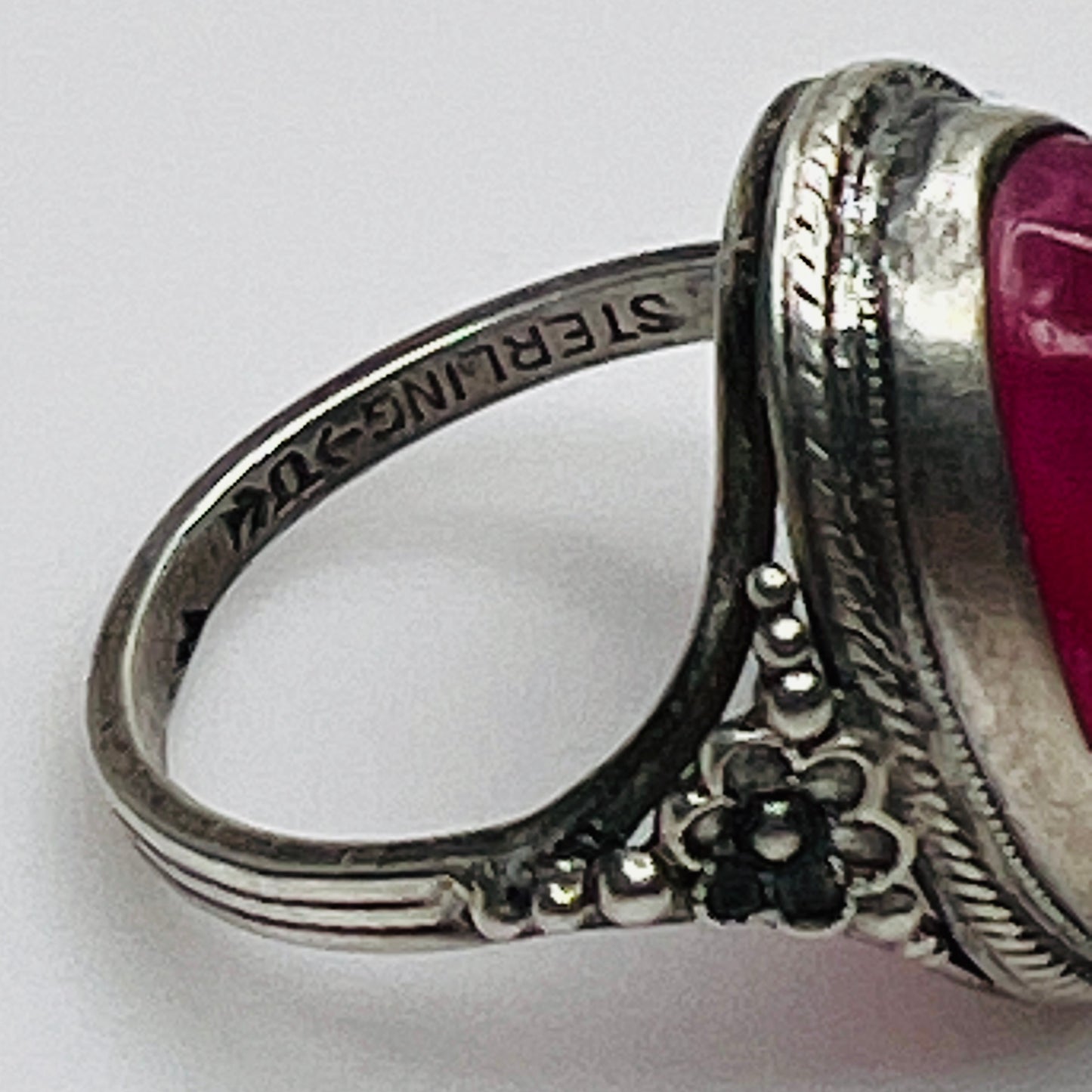 sterling and uncas makers mark of Sterling silver Uncas ring with fuchsia pink cabochon