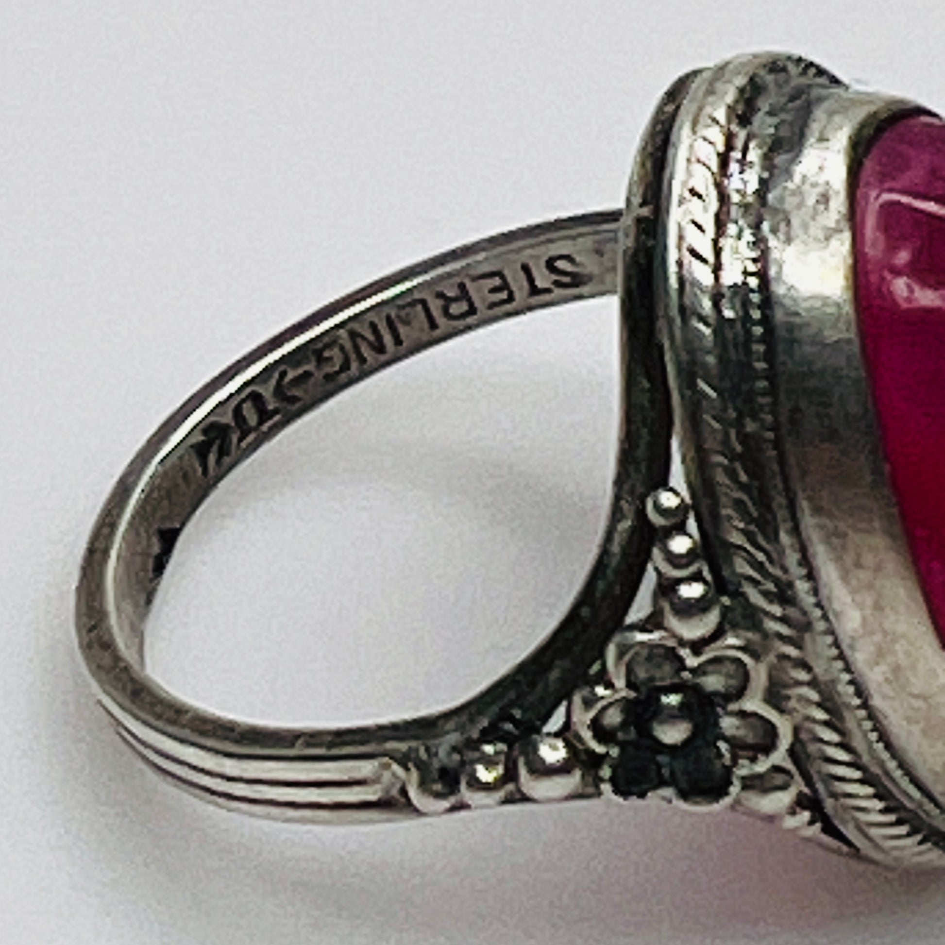 sterling and uncas makers mark of Sterling silver Uncas ring with fuchsia pink cabochon