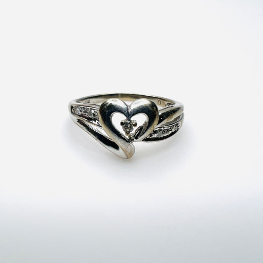 Vintage 10K white gold diamond heart ring with five diamonds and crossover band