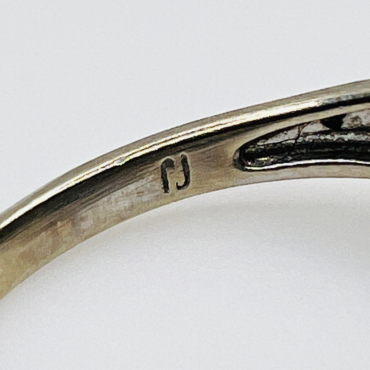 Vintage 10K white gold ring showing J and inverted J maker's marks