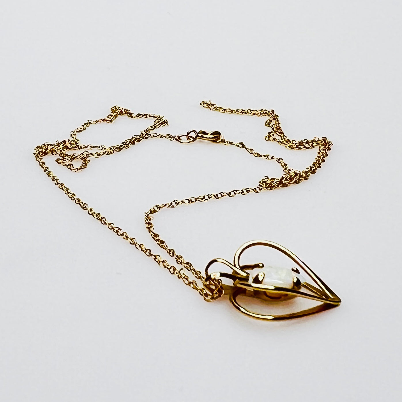 Vintage 14K gold opal heart pendant necklace delicate chain