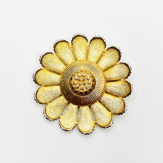 Vintage 1960s Sarah Coventry large gold tone textured daisy flower brooch
