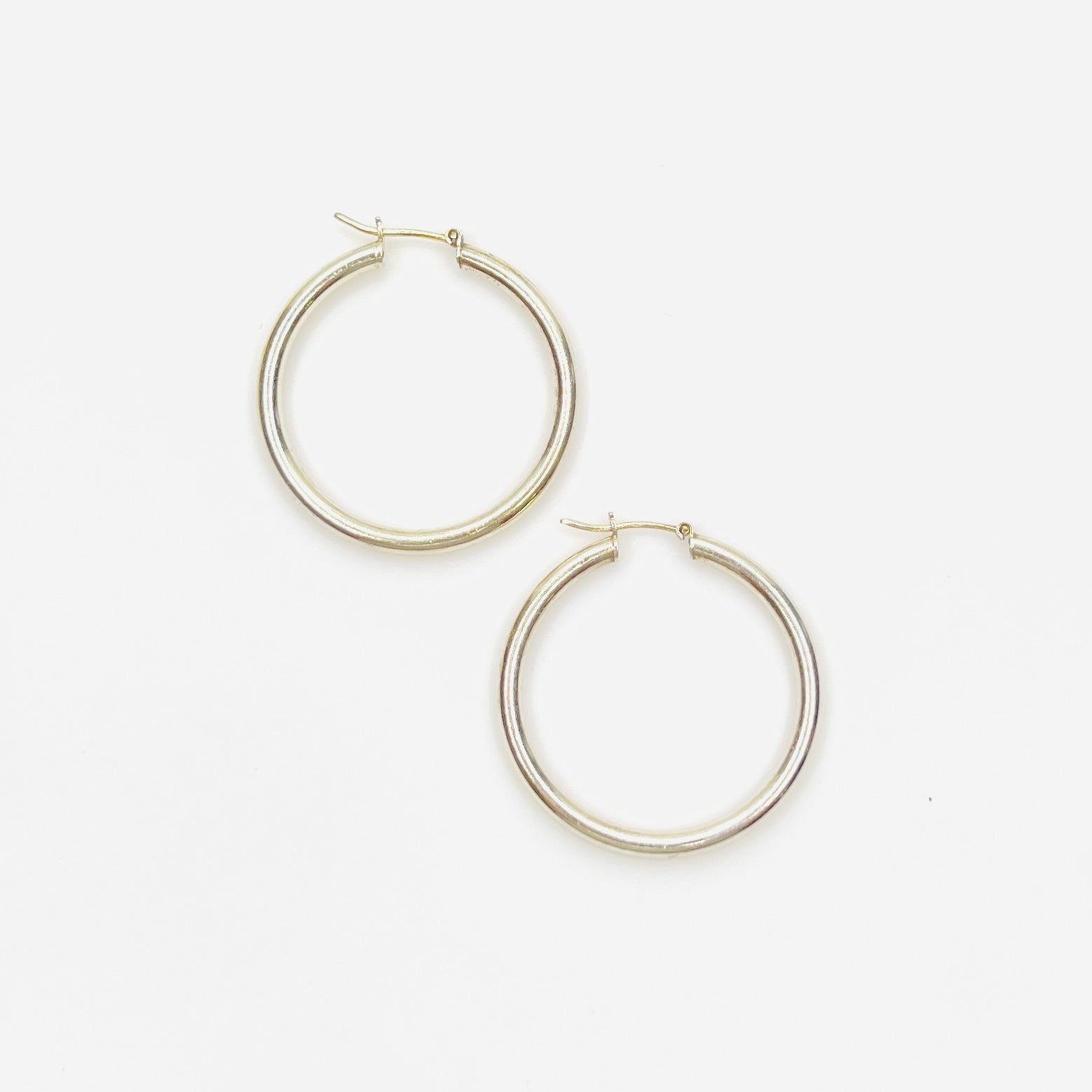Vintage Italy 925 sterling silver hoop earrings with classic tubular design