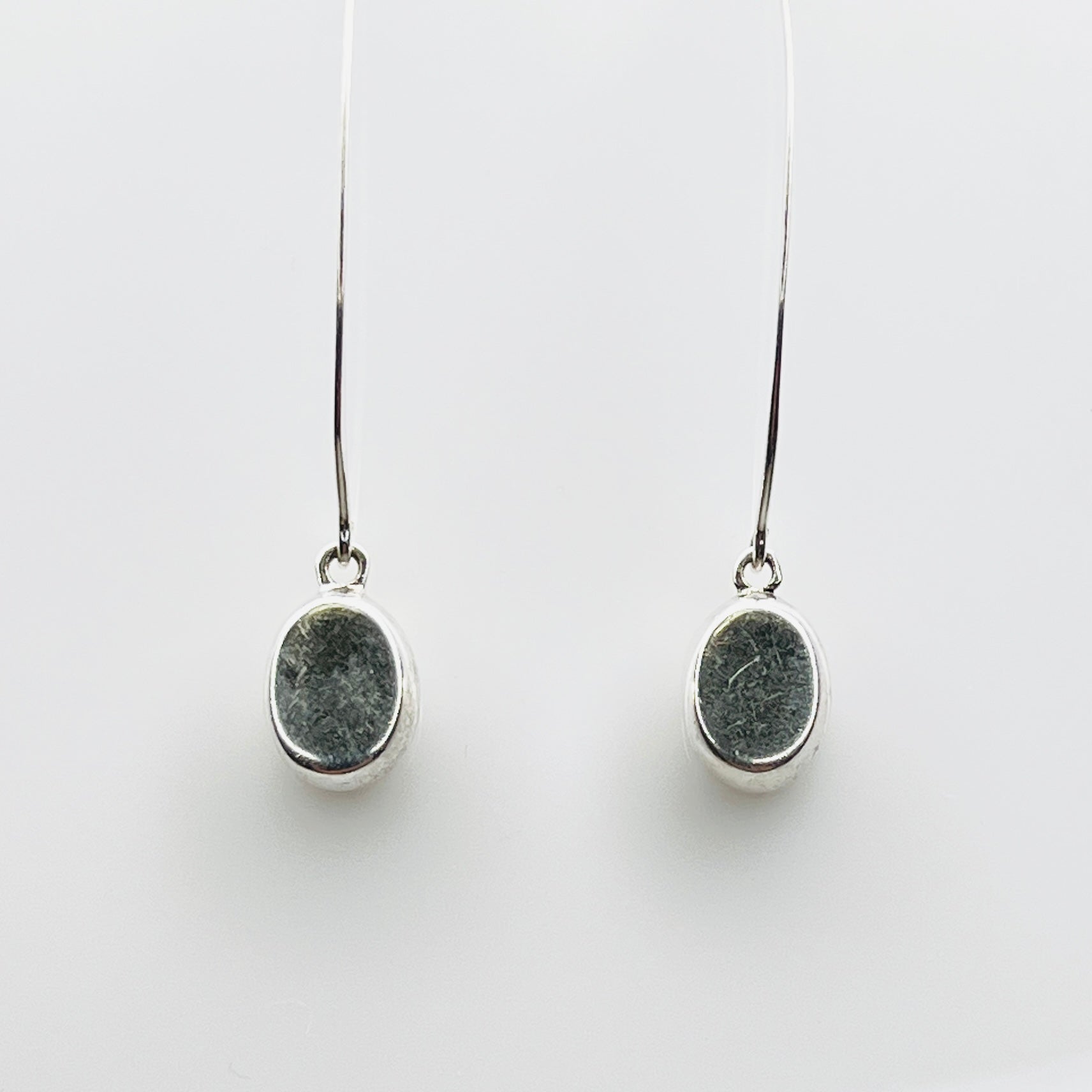 Vintage 1980s sterling silver minimalist dangle earrings with long ear wires
