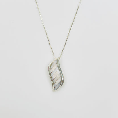 Sterling silver mother of pearl wave pendant necklace vintage