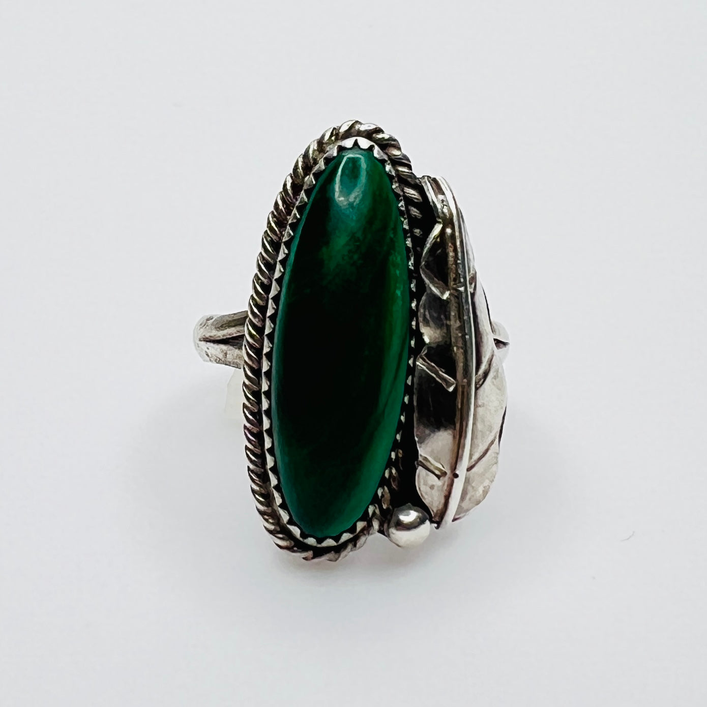 Vintage sterling silver malachite ring with elongated green stone