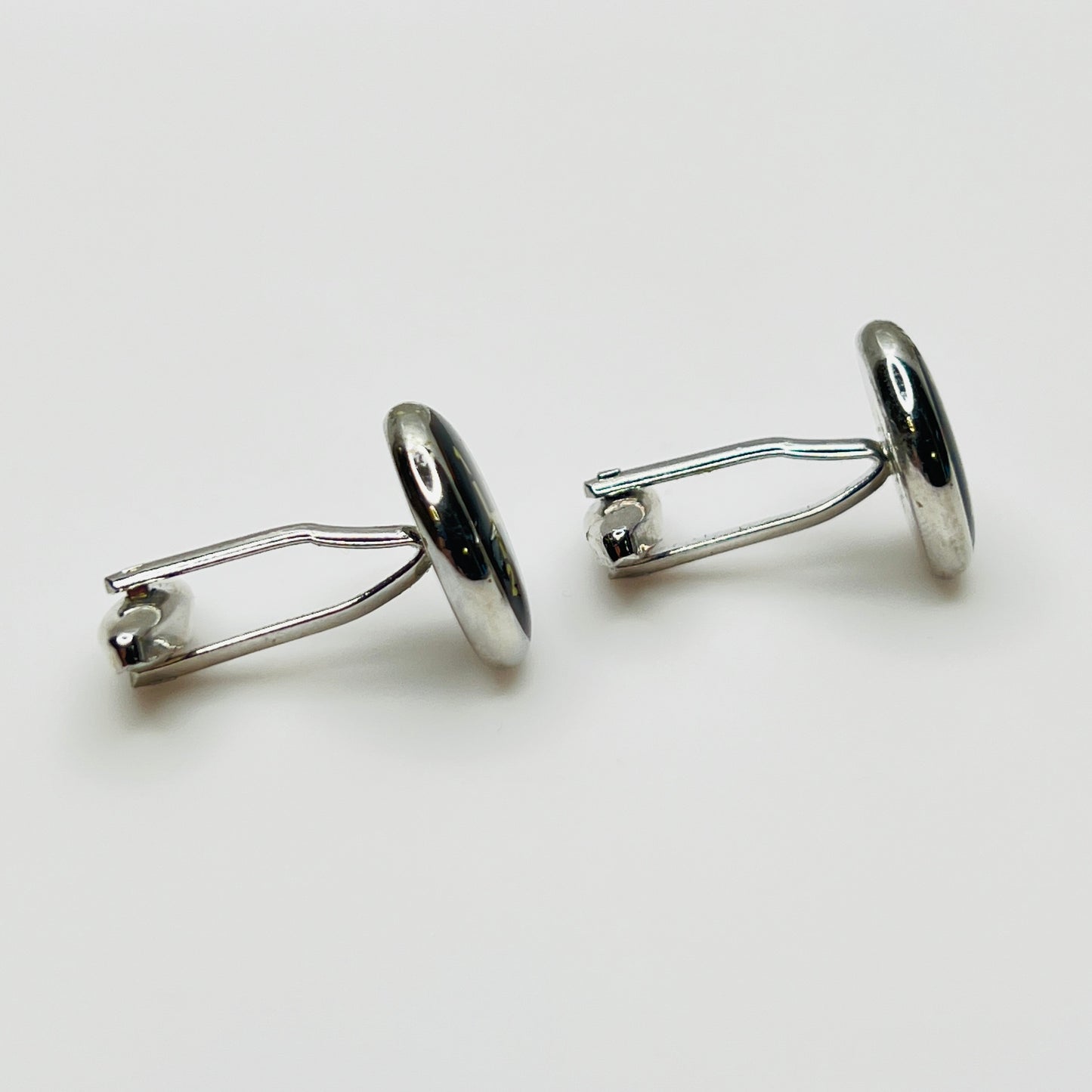 Side view vintage cufflinks showing toggle mechanism