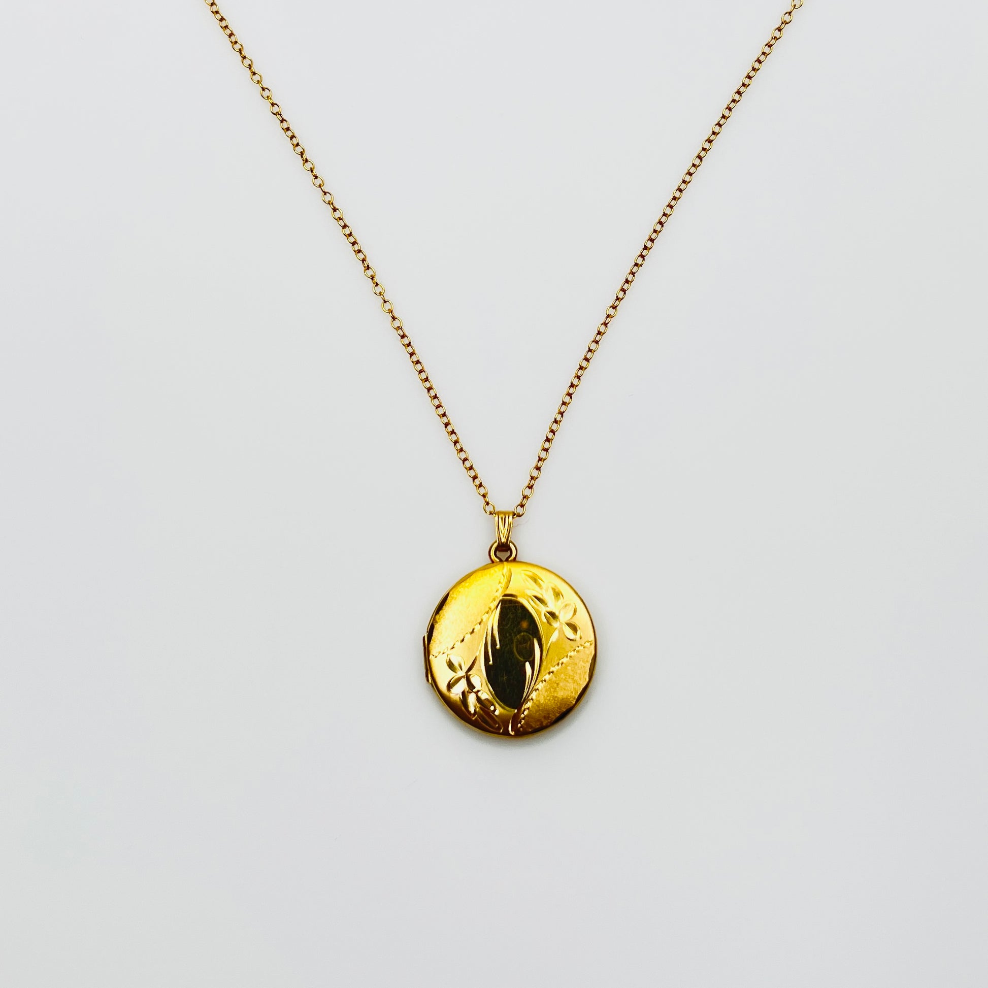 Vintage gold filled floral etched locket necklace round pendant
