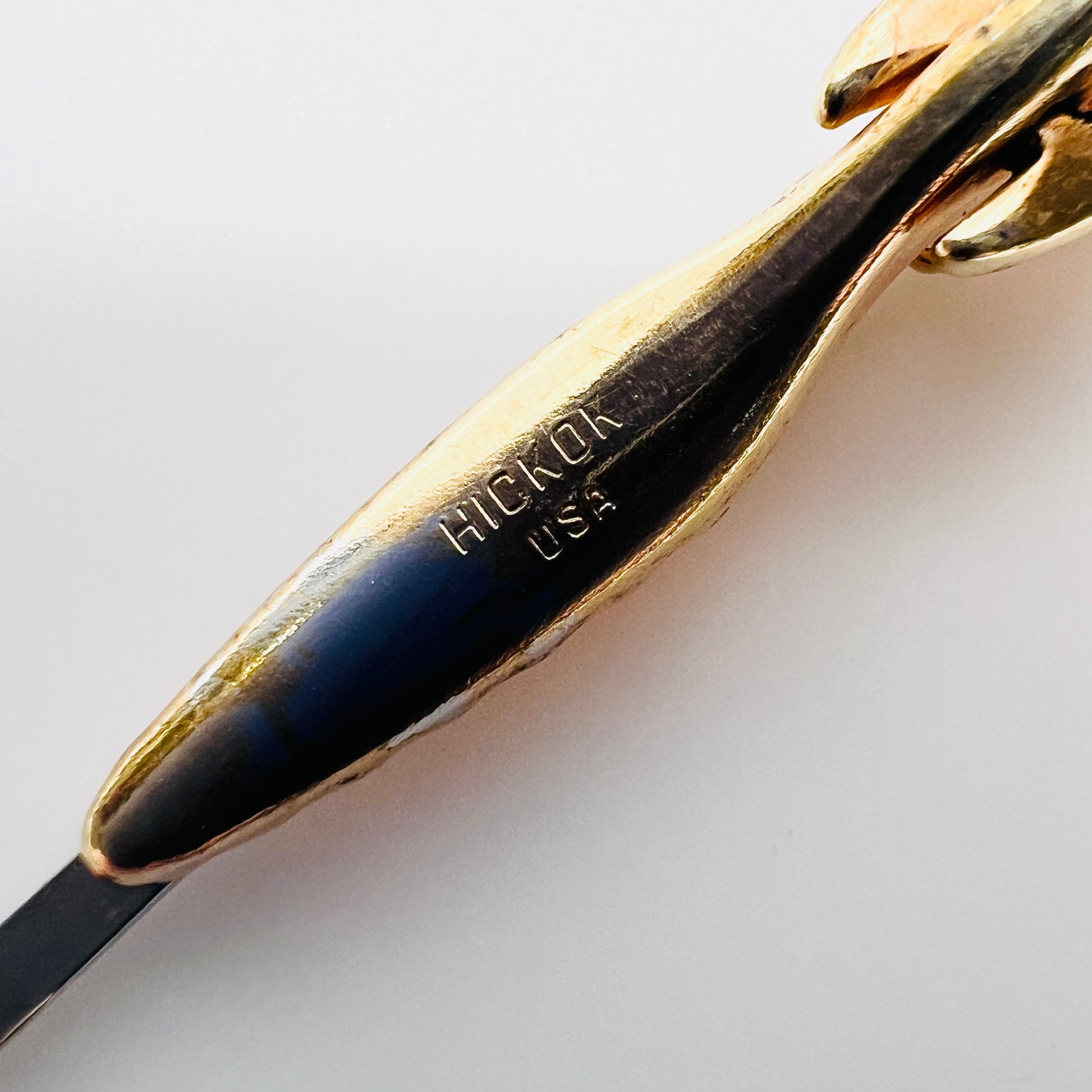 Signed Hickok shotgun tie clip close-up