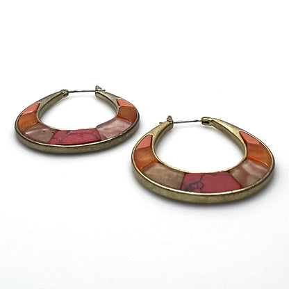 Side view of vintage Liz Claiborne enamel inlay hoop earrings