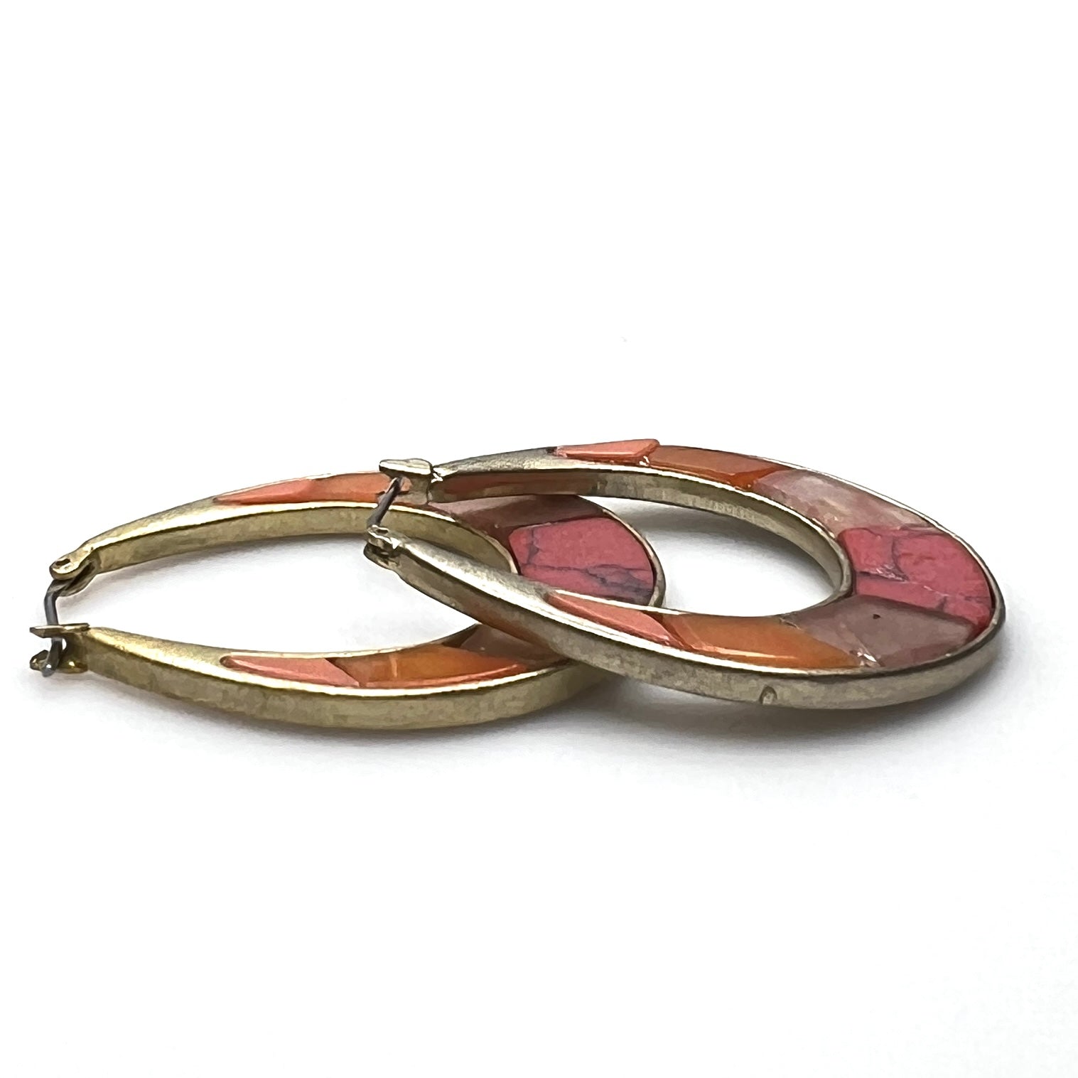 Side view of vintage Liz Claiborne enamel inlay hoop earrings