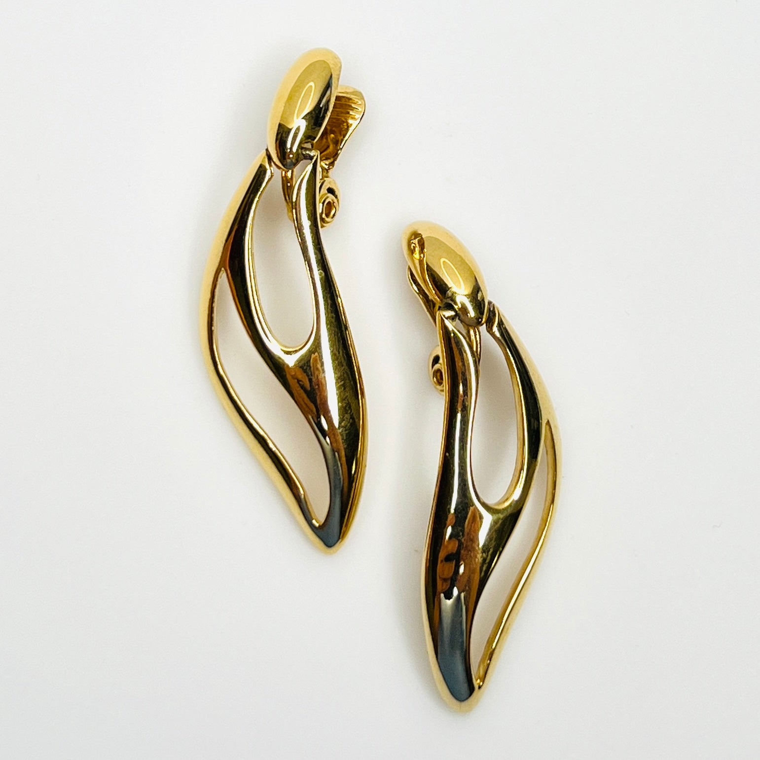 Vintage 1980s signed Monet gold-tone modernist clip-on dangle earrings