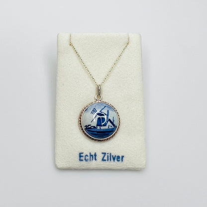 Echt Zilver Delft windmill pendant necklace with original presentation card