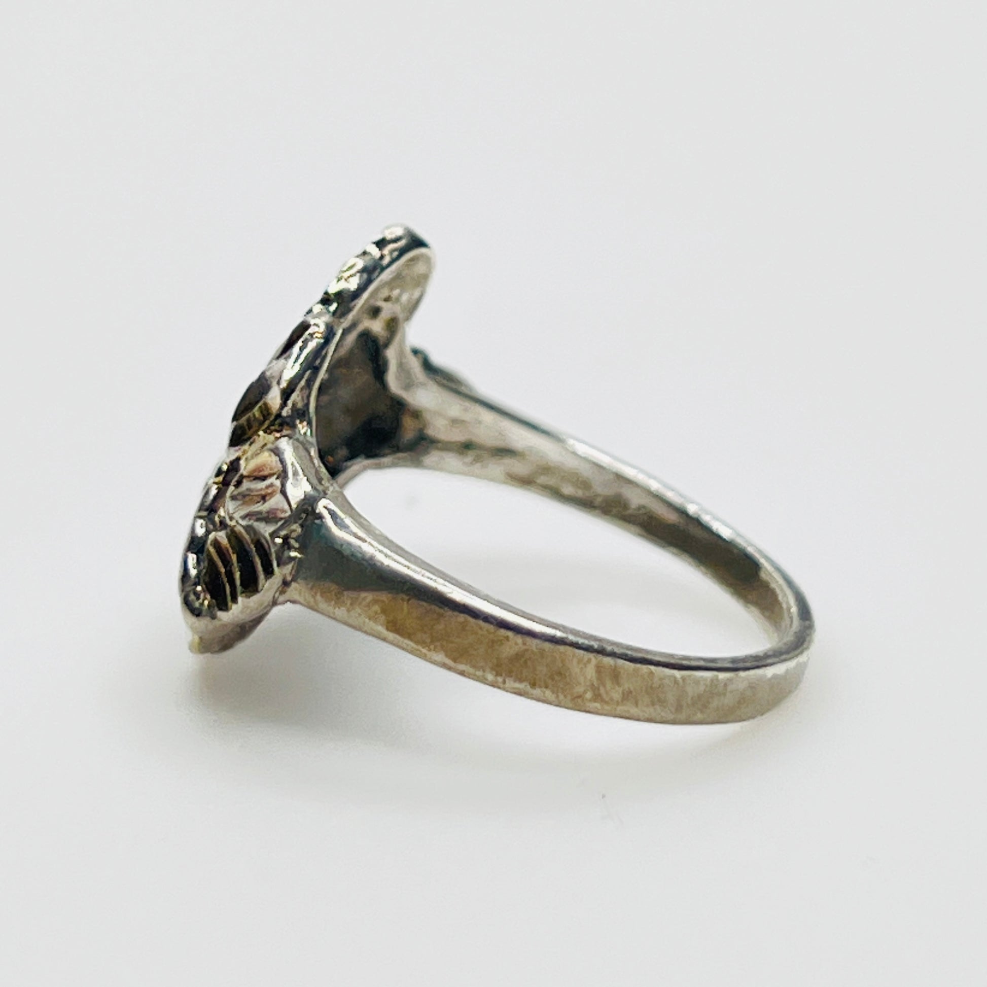 Side profile of vintage .925 sterling silver statement ring