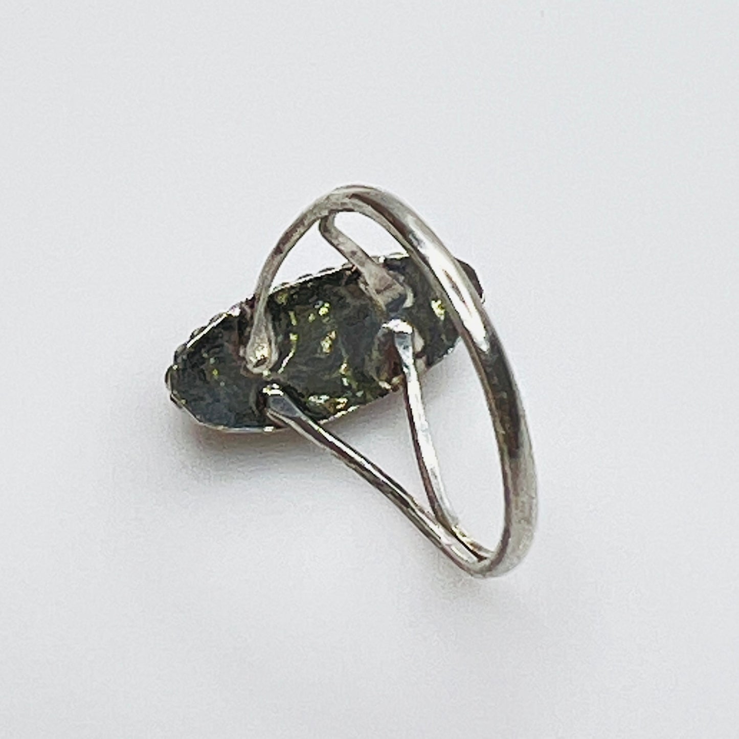 Underside view showing split shank band design
