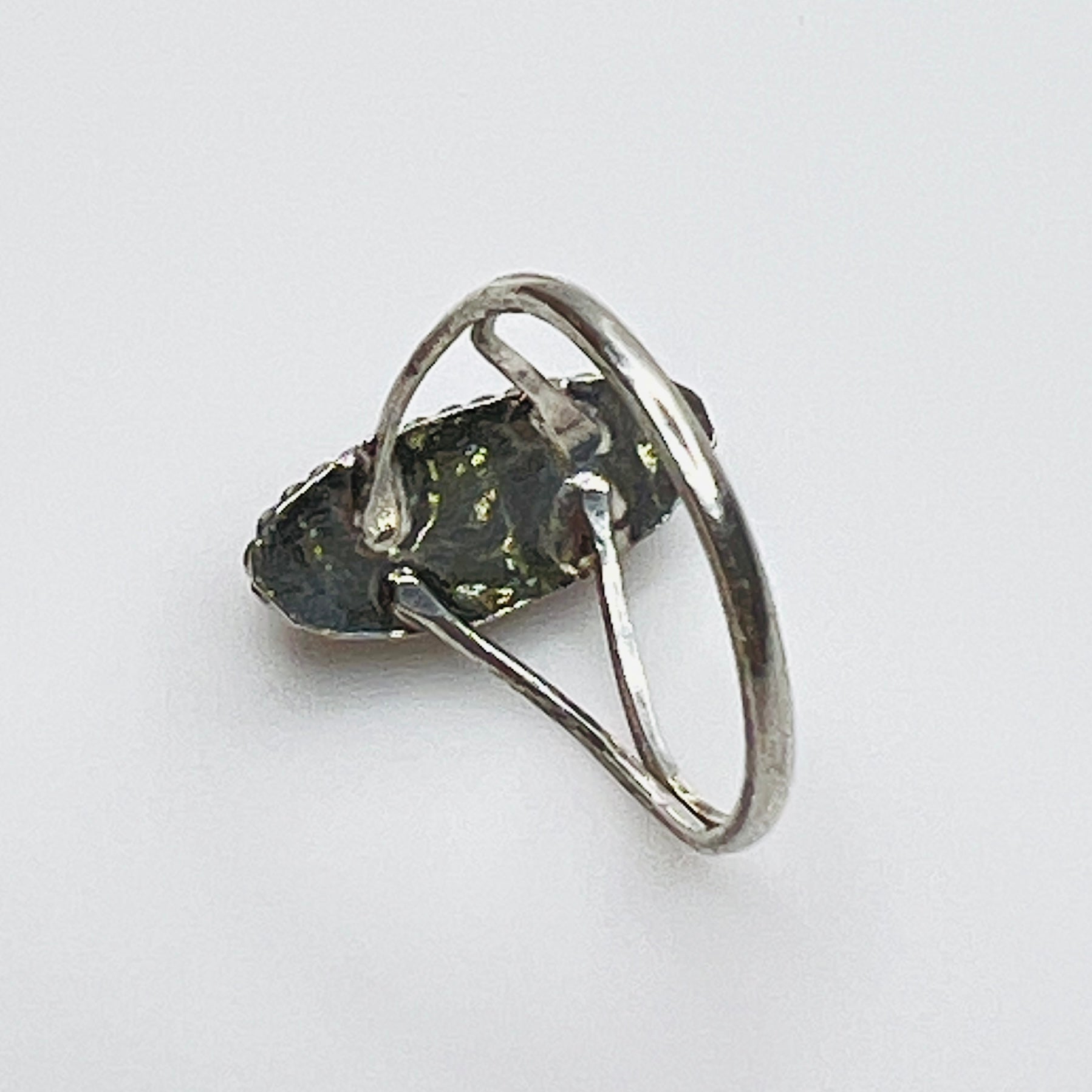 Underside view showing split shank band design