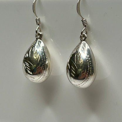 Vintage 925 stamped silver dangle earrings with French hooks